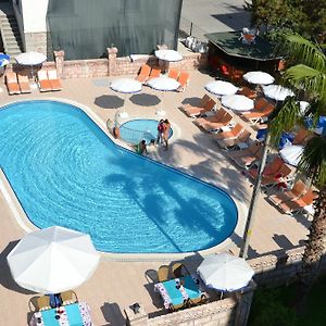Zimmer mit zwei Einzelbetten